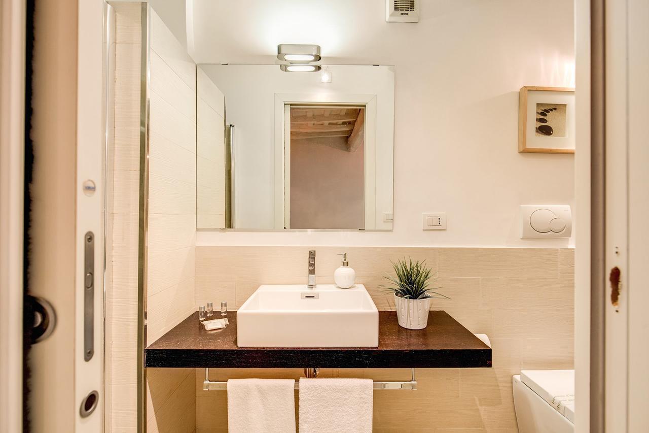 Yh Jacuzzi Suite Rom Exteriör bild